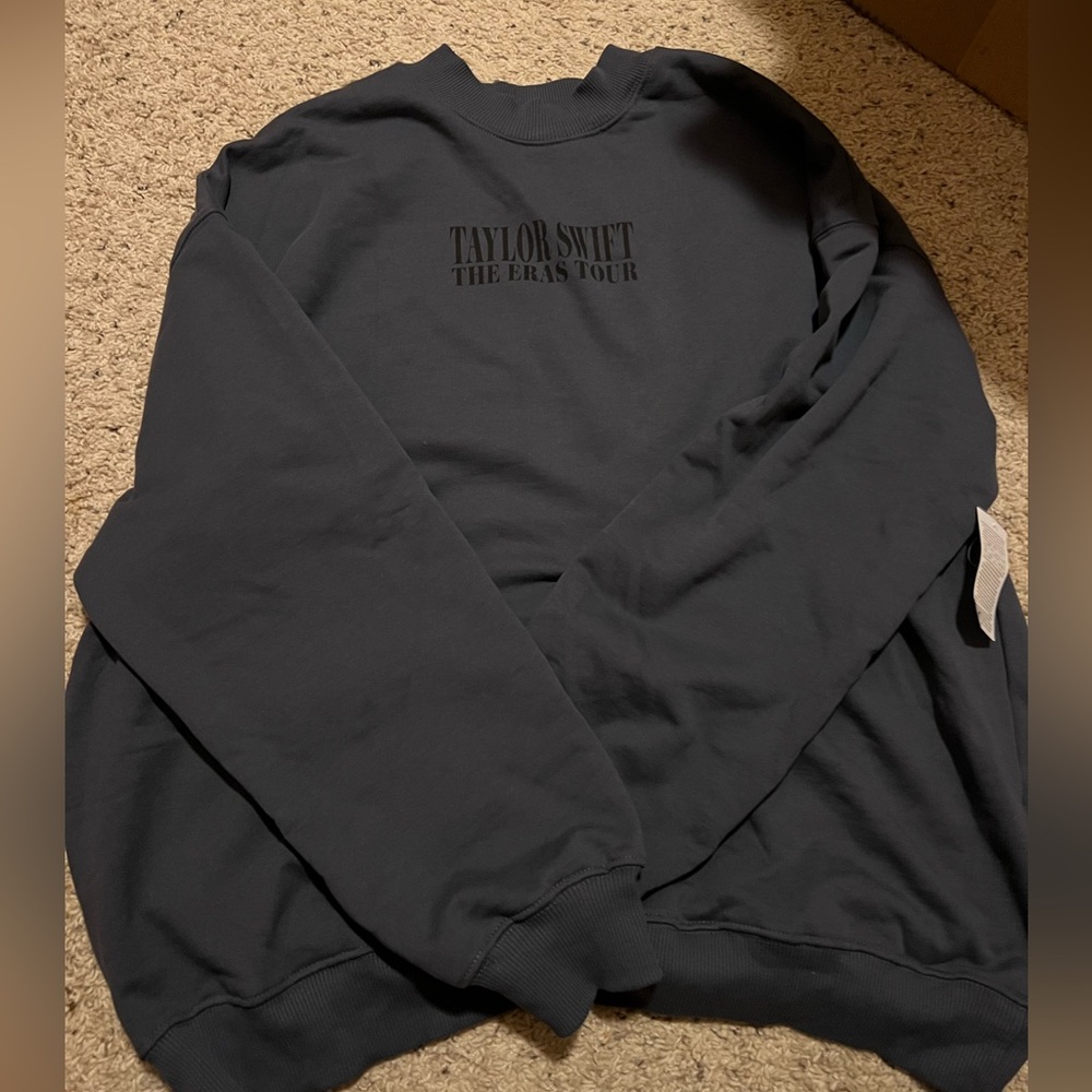 Taylor swift eras tour blue crewneck 2023-2024 dates international Large L